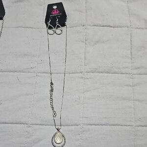 Paparazzi Silver Necklace with Teardrop Pendant